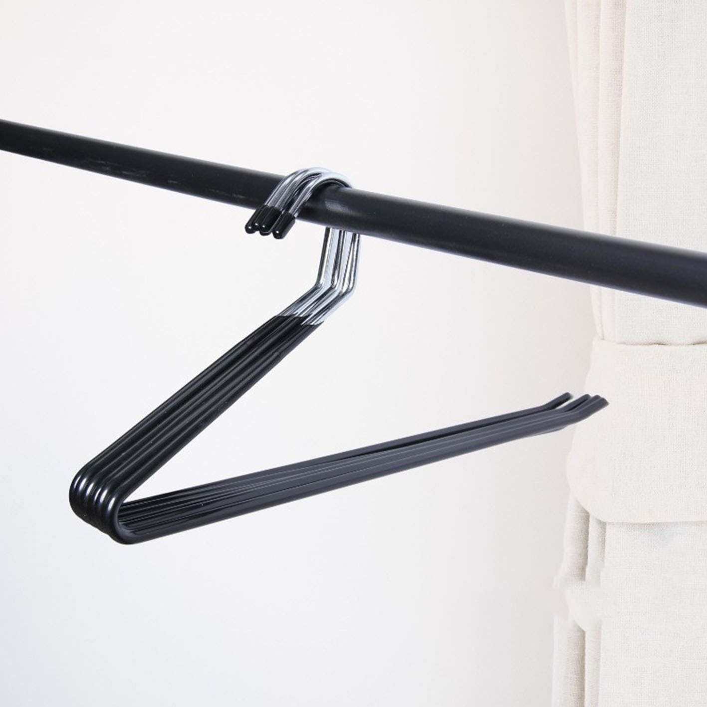 Non-Slip Goose Shaped Pants Rack Metal Trouser Hangers Metal Clothes Hangers