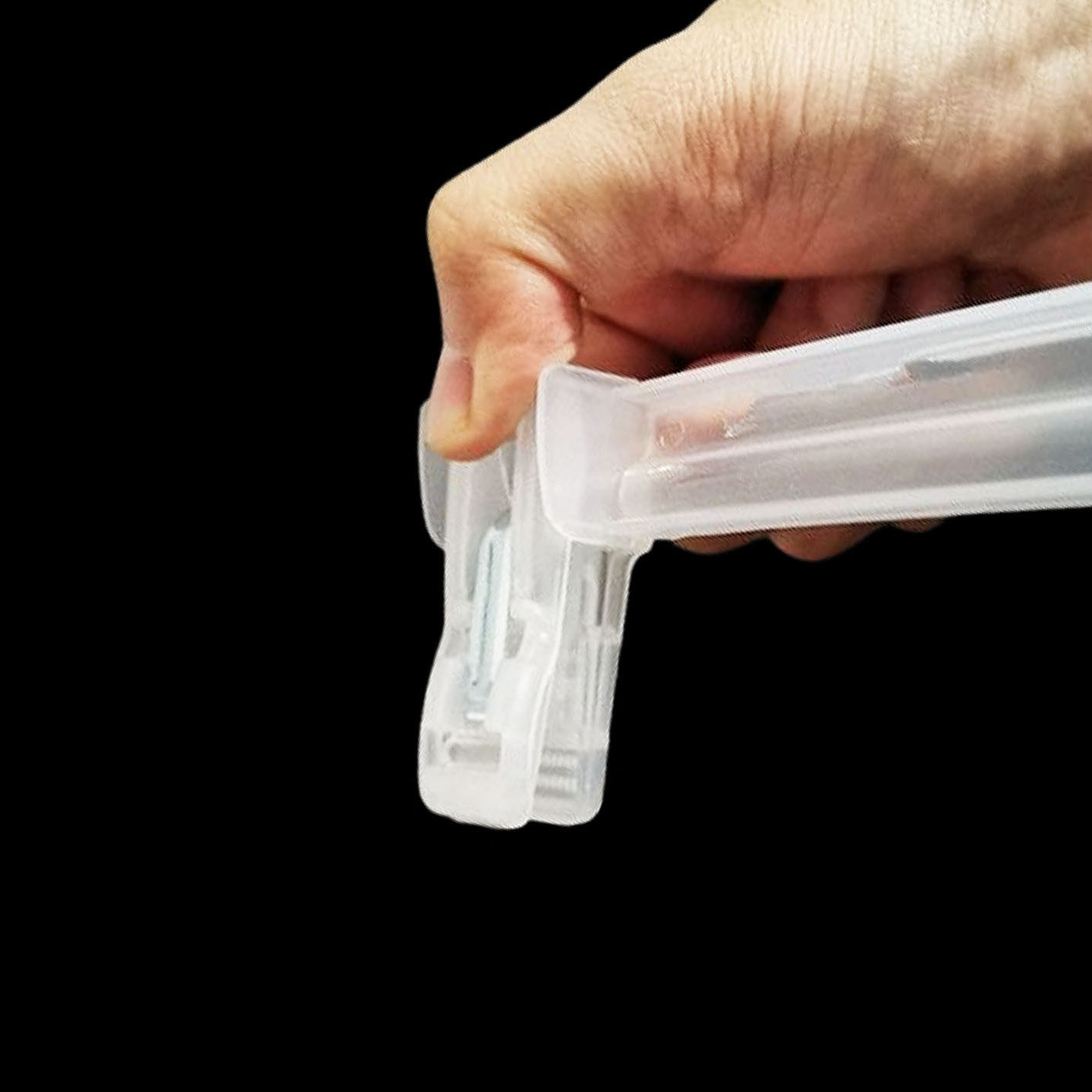 Hot Selling Durable Plastic Pants Skirt Hangers with Clips