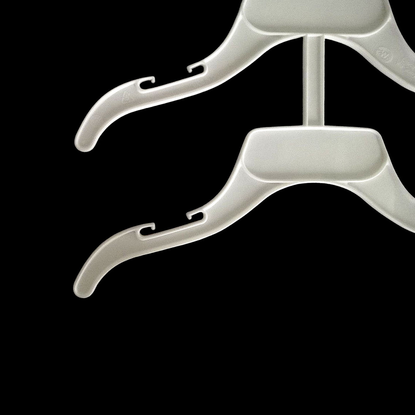 Chinese Factory Directly Selling Multi-Layers Plastic Hangers Plastic Coat Hanger