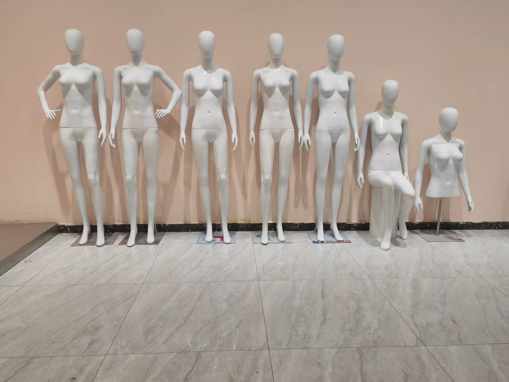 Female Mannequin Dress Form Display，Mannequin Torso Stand Realistic Full Body Mannequin for Retail Clothing Shop